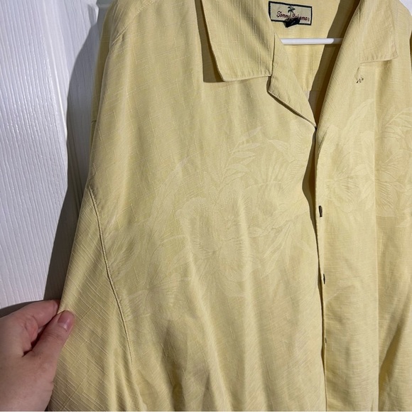 Tommy Bahama Mens X-Large Yellow Short Sleeve Button Up Silk Hawaiian Shirt - Picture 3 of 10